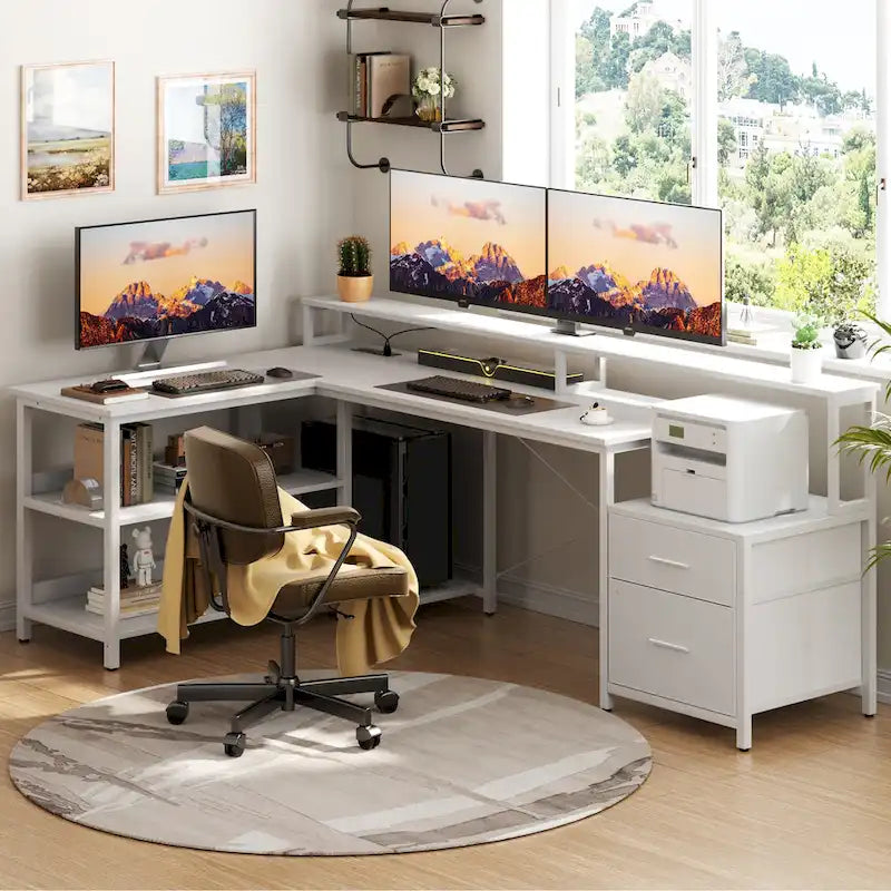 Scrivania per computer reversibile a forma di L con cassetto portadocumenti, supporto lungo per monitor, stazione di ricarica e strisce LED RGB