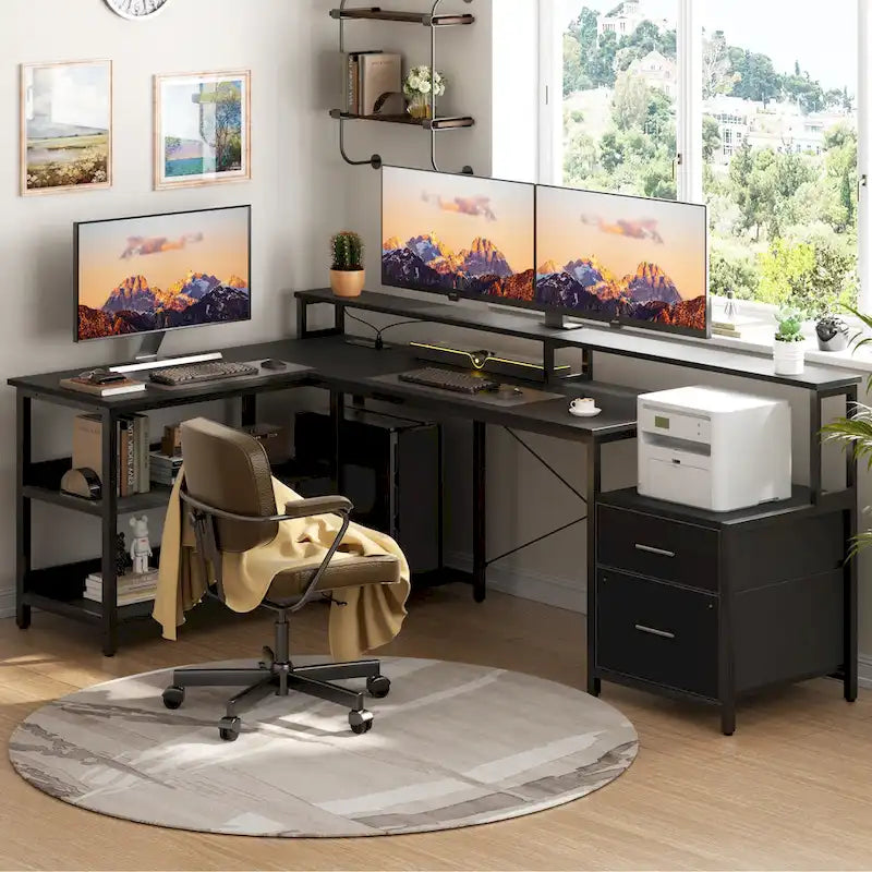 Scrivania per computer reversibile a forma di L con cassetto portadocumenti, supporto lungo per monitor, stazione di ricarica e strisce LED RGB