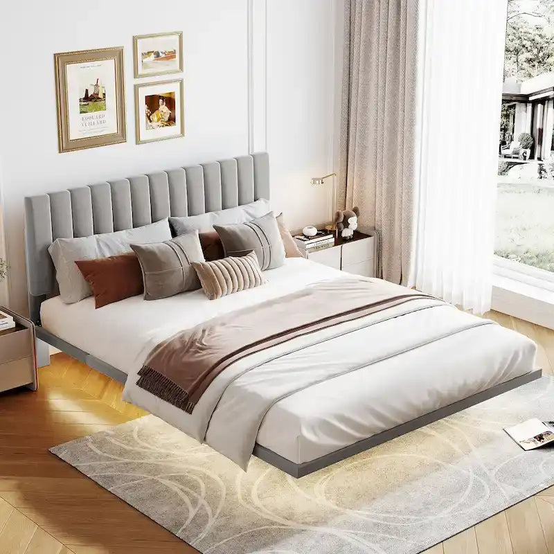 Letto matrimoniale imbottito in velluto grigio con luce a sensore, design a piattaforma flottante e testiera