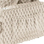 Chaise moderna imbottita con due braccioli e seduta oversize