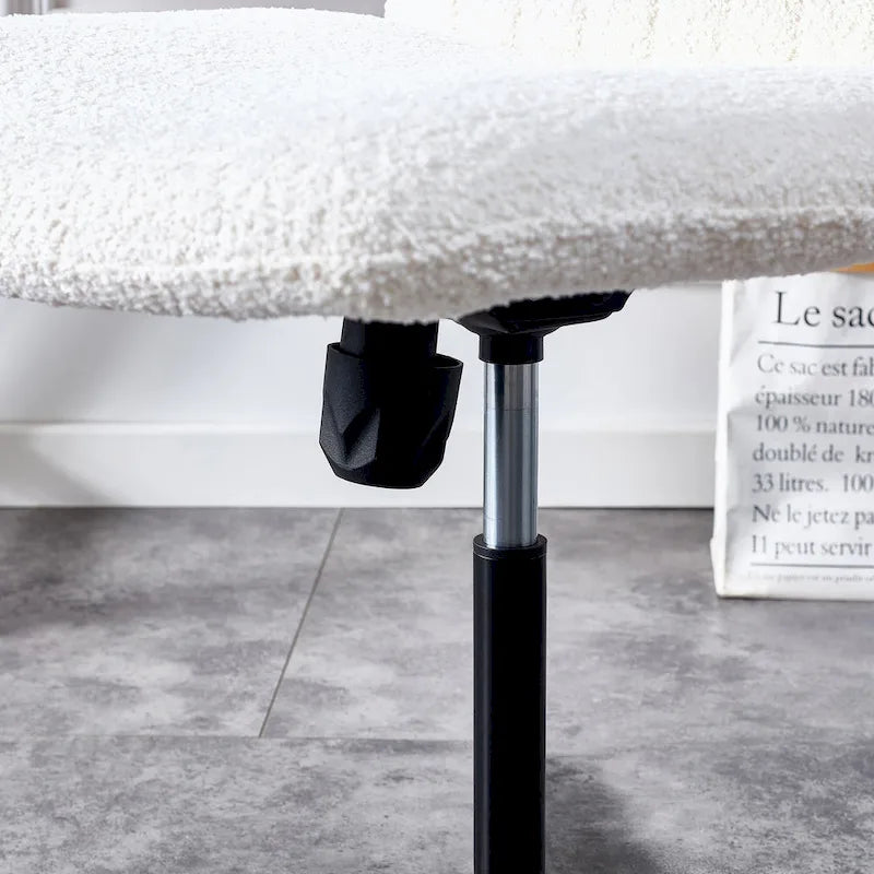 Sedia da ufficio girevole a 360° regolabile con base nera