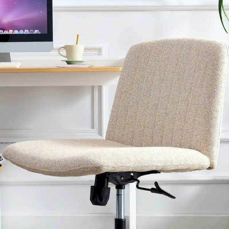 Sedia da ufficio girevole a 360° regolabile con base nera