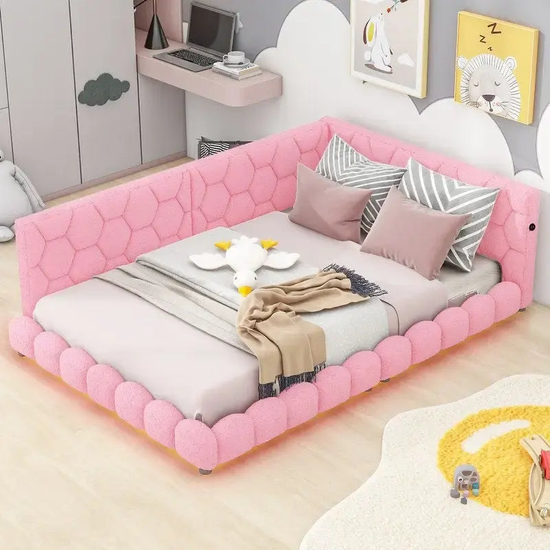 Letto imbottito in Teddy Full Size con piattaforma, porte USB e striscia LED