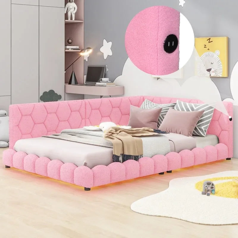 Letto imbottito in Teddy Full Size con piattaforma, porte USB e striscia LED