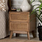 Tavolino comodino a 2 cassetti con finitura color noce marrone in legno Mid-Century Modern e rattan
