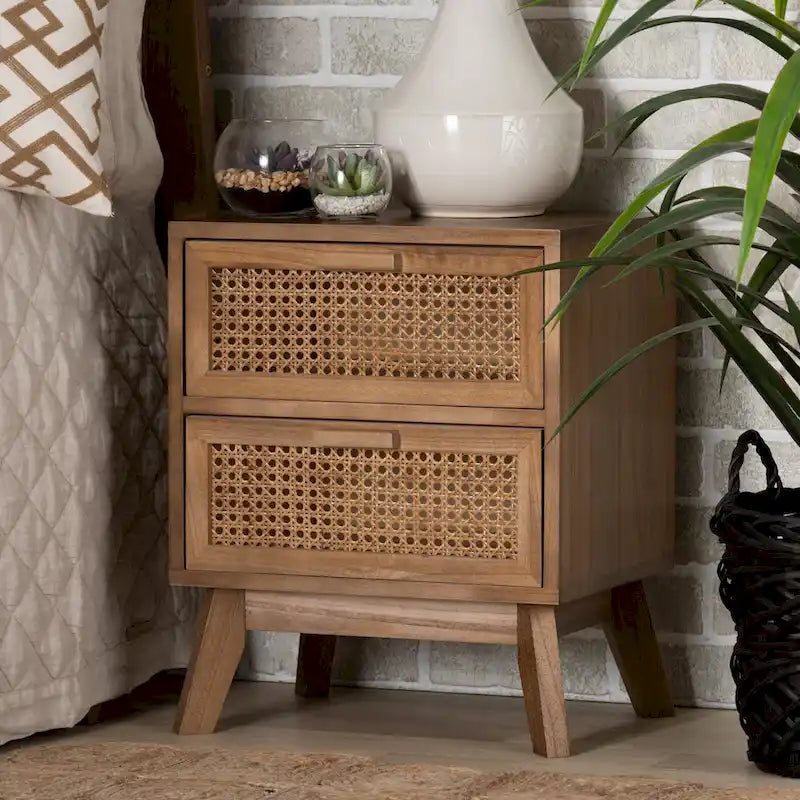 Tavolino comodino a 2 cassetti con finitura color noce marrone in legno Mid-Century Modern e rattan